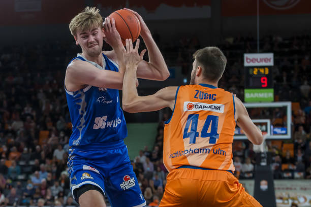 在一个充满 在一个充满