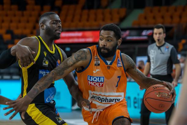 张家港站的 张家港站的